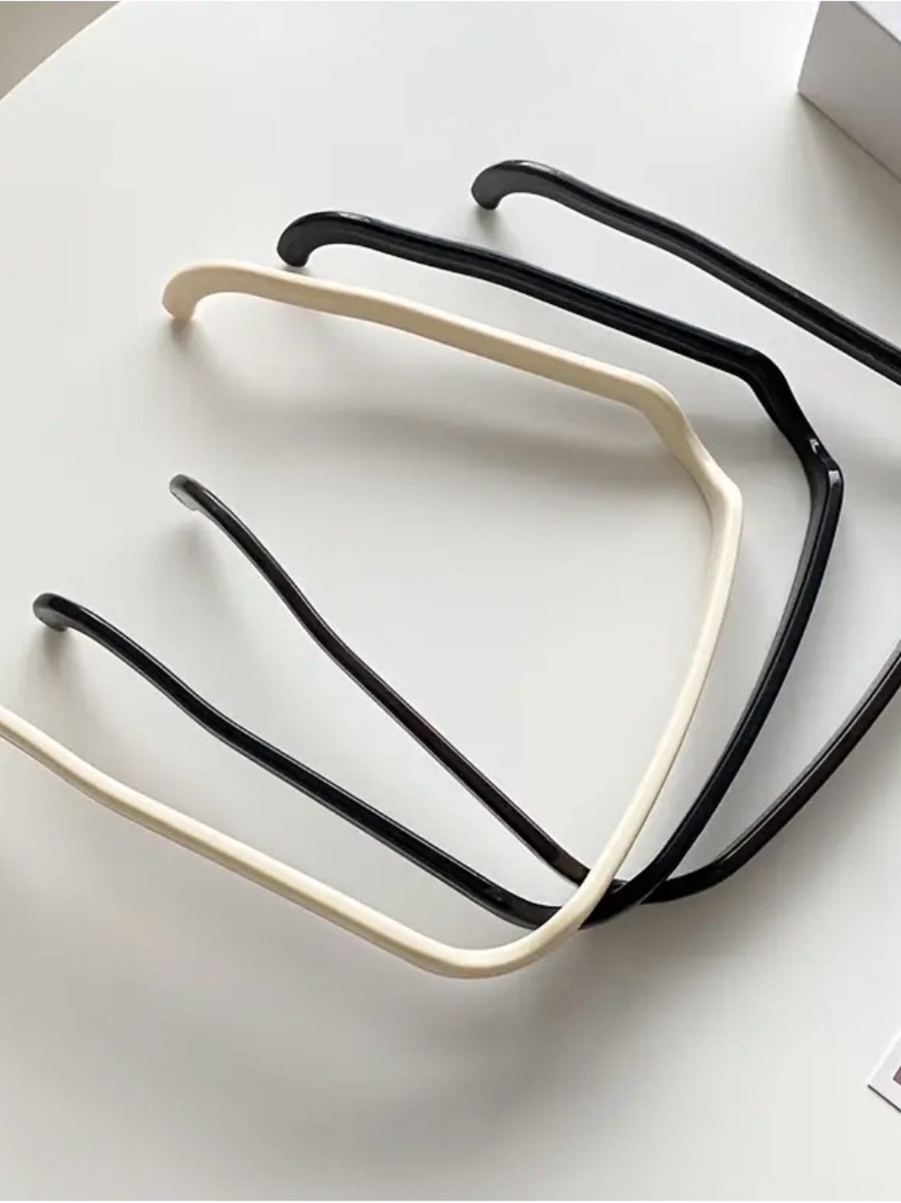 SHEIN Black and White Skinny Plastic Headbands - 3 Pack